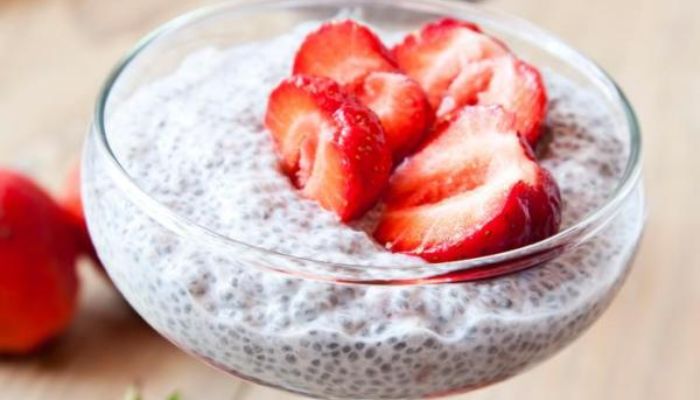 Pudim de chia com frutas vermelhas Fácil e refrescante