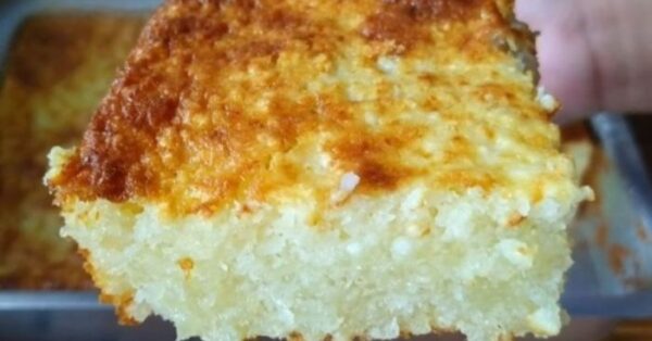 Bolo de tapioca granulada o sabor desse bolo é divino
