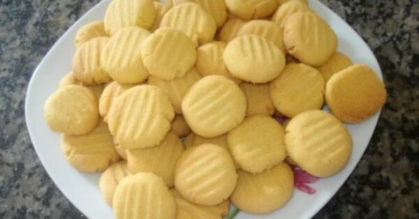 Biscoito de fubá simples perfeita para comer tomando café