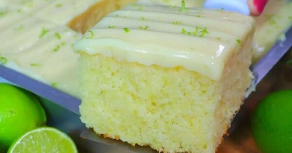 Bolo de limão muito fácil fofinho e muito delicioso