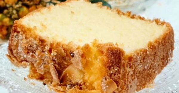 Bolo de laranja tipo inglês com massa fofinha perfeita para lanche