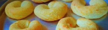 Biscoito de polvilho assado fica bem crocante e bem fácil de fazer
