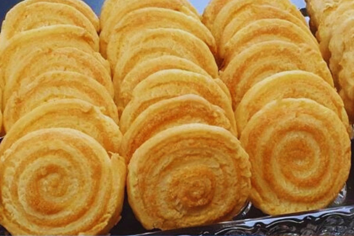 Biscoito salgado de queijo crocante delicioso e bem fácil de fazer