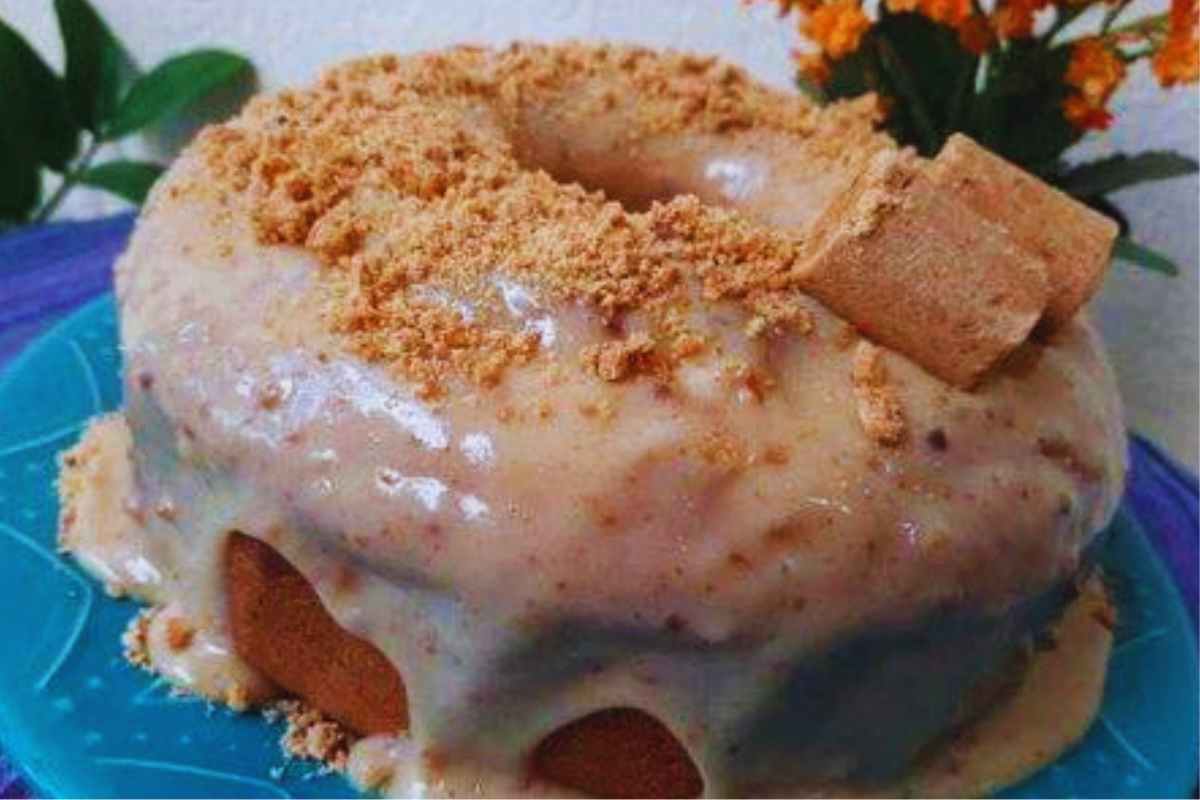 Bolo Junino de Paçoca com Cobertura de Doce de Leite