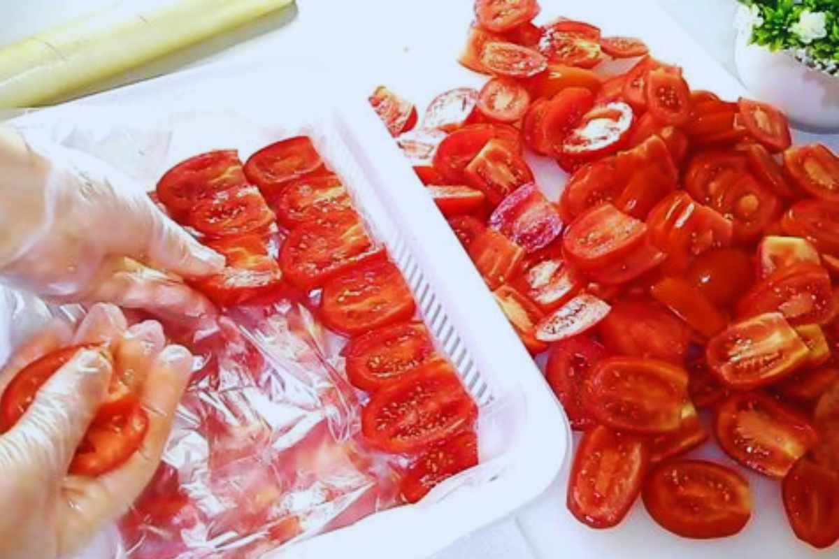 Método infalível da vovó para manter tomates frescos por 6 meses