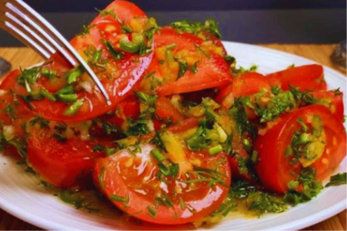 Salada Mágica de Tomate da Vovó! Uma Receita Inesquecível