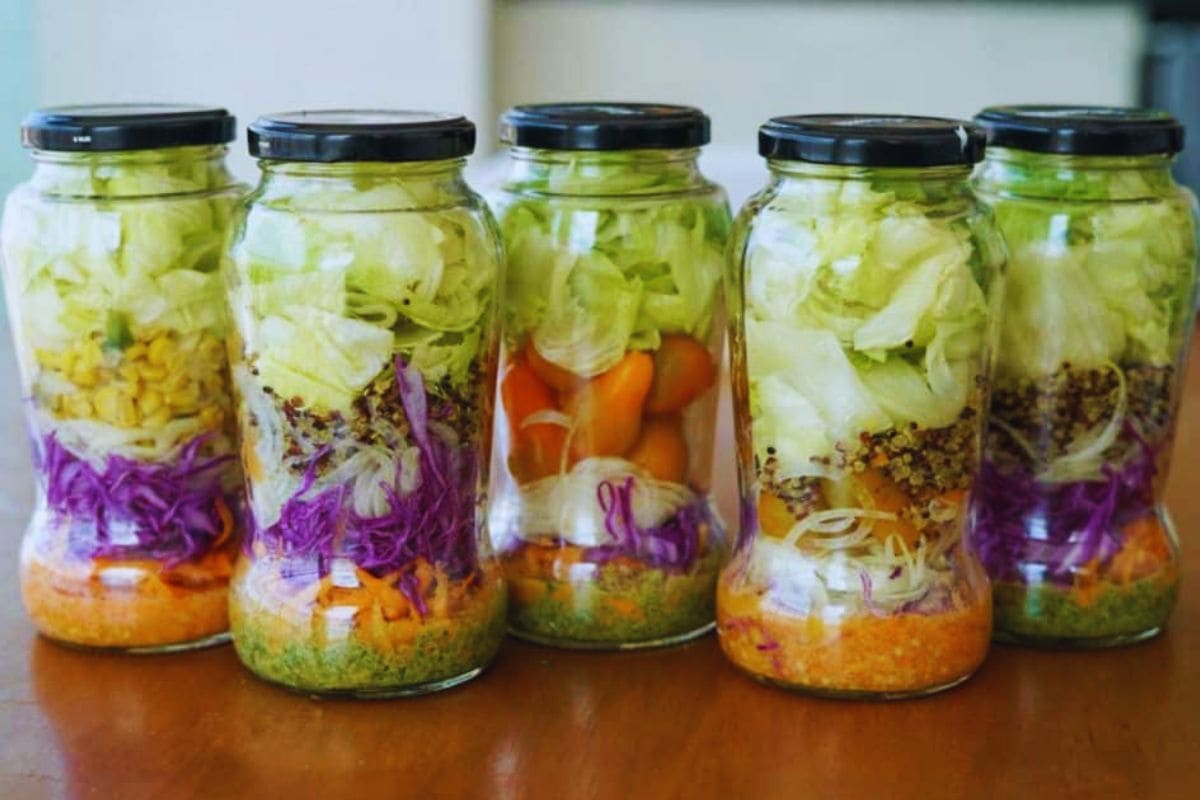 Salada para guardar a semana toda sem murchar! Deliciosa e fácil