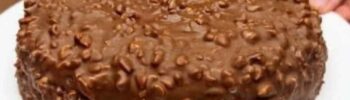 Torta de Chocolate feita em 15 minutos fica muito deliciosa