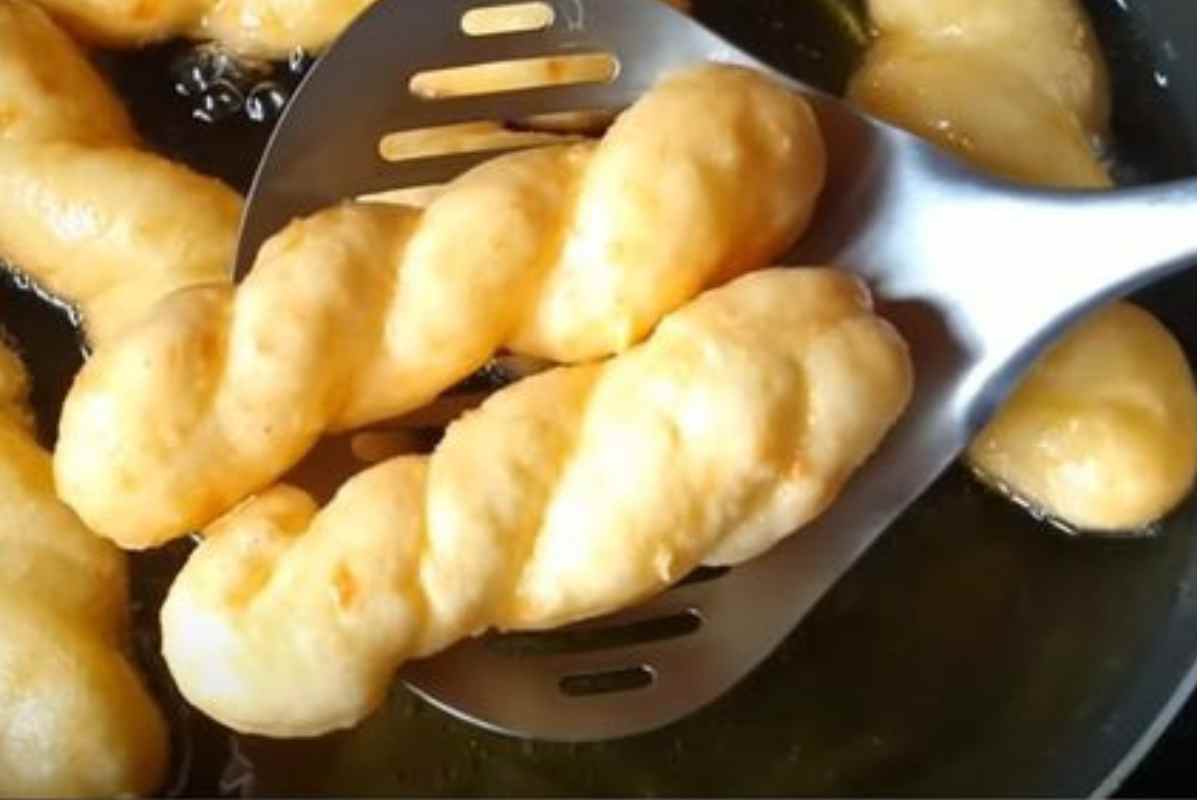 Biscoito de Polvilho Torcido Frito! Essa Receita Encanta a Todos