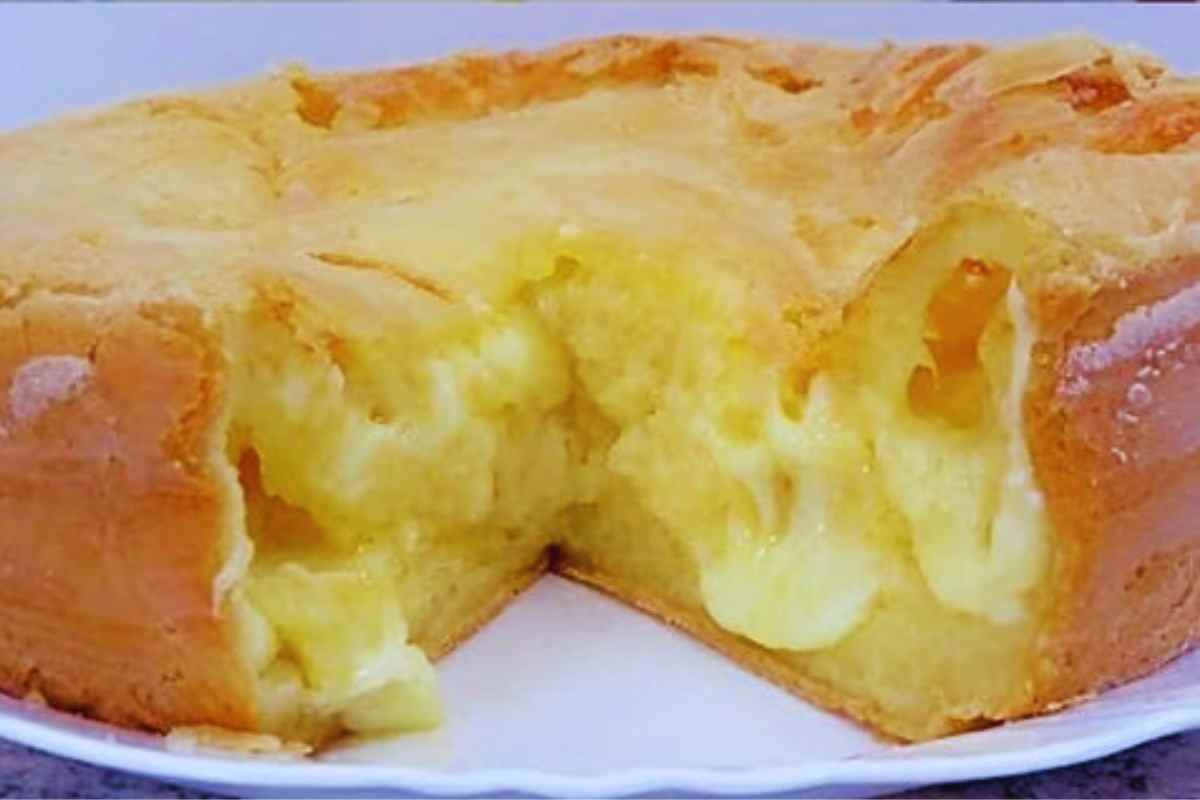 Bolo de Polvilho Já Sai Recheado do Forno Prático e Saboroso