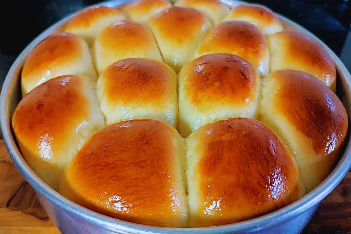 Pãozinho Caseiro de Leite! Simples Fofinho e Delicioso