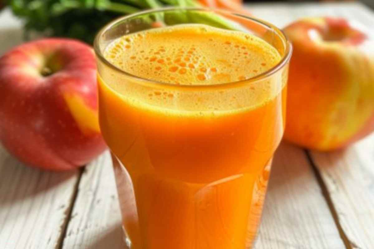 Suco de Cenoura e Maçã Saudável, Refrescante e Nutritivo