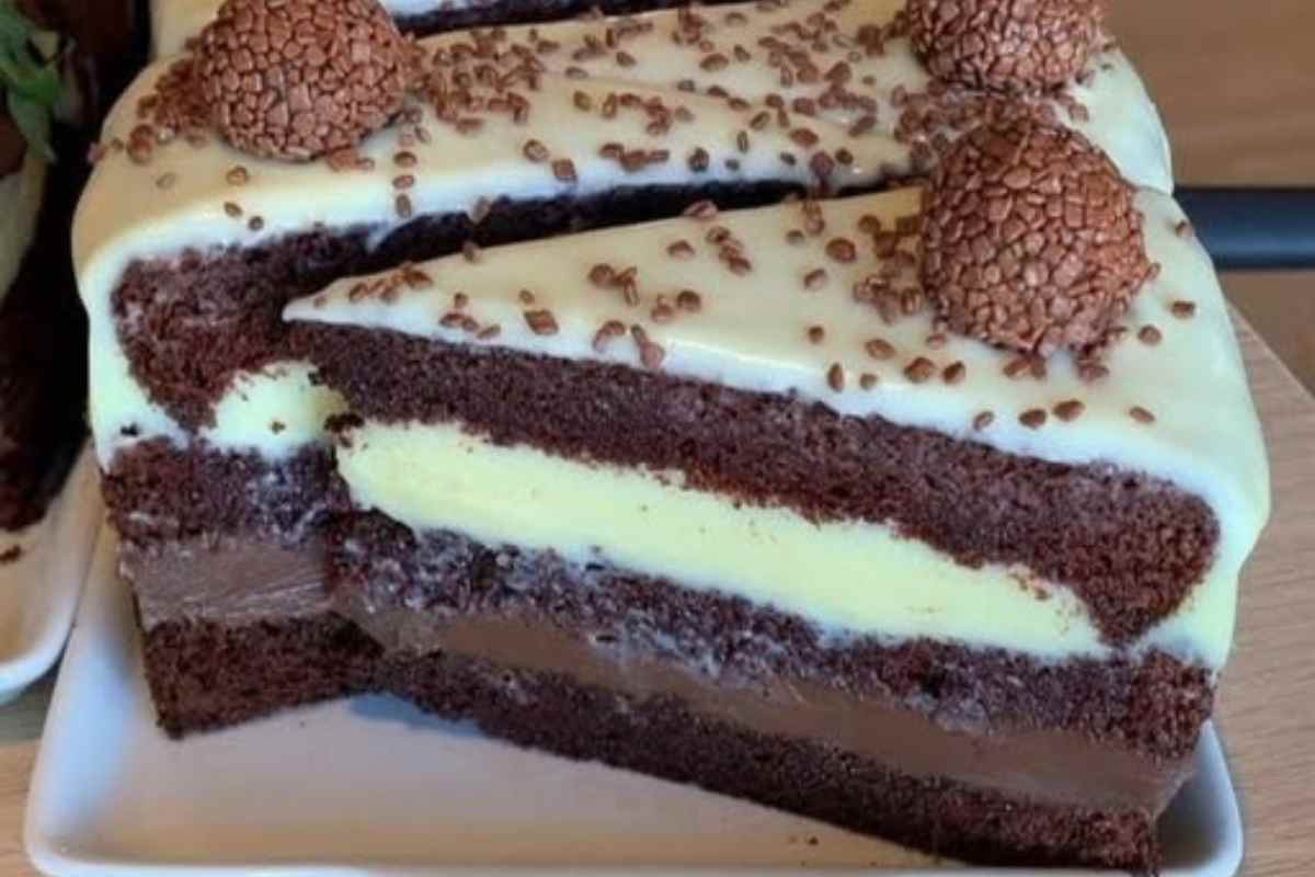 Bolo de Chocolate Recheado com Leite Ninho! Irresistível para Encantar o seu Paladar