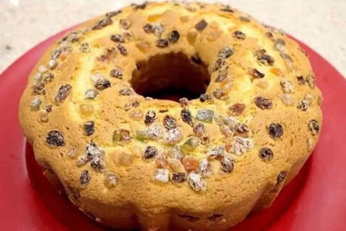 Panetone de Liquidificador Assado na Forma de Bolo! Simples, Saboroso e Inovador
