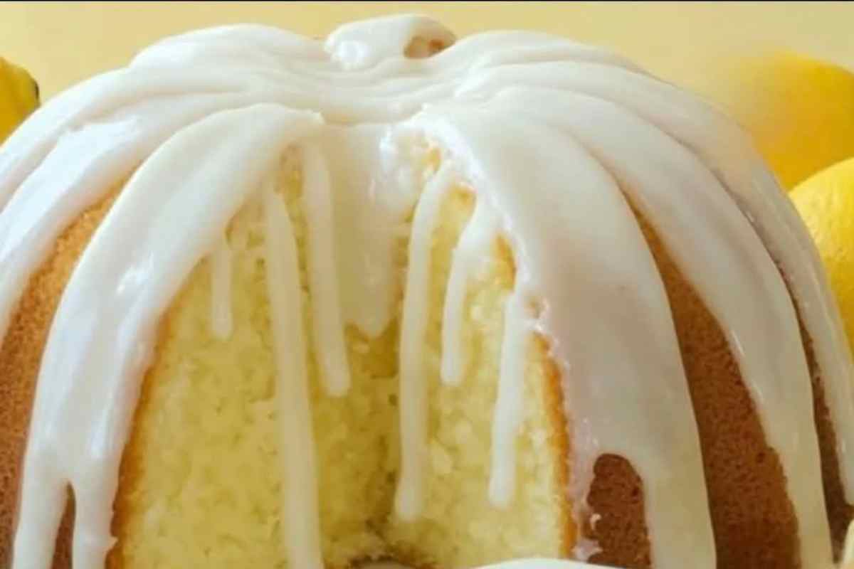 Bolo de Limão Glaceado com Casquinha Crocante! Uma Explosão de Sabor