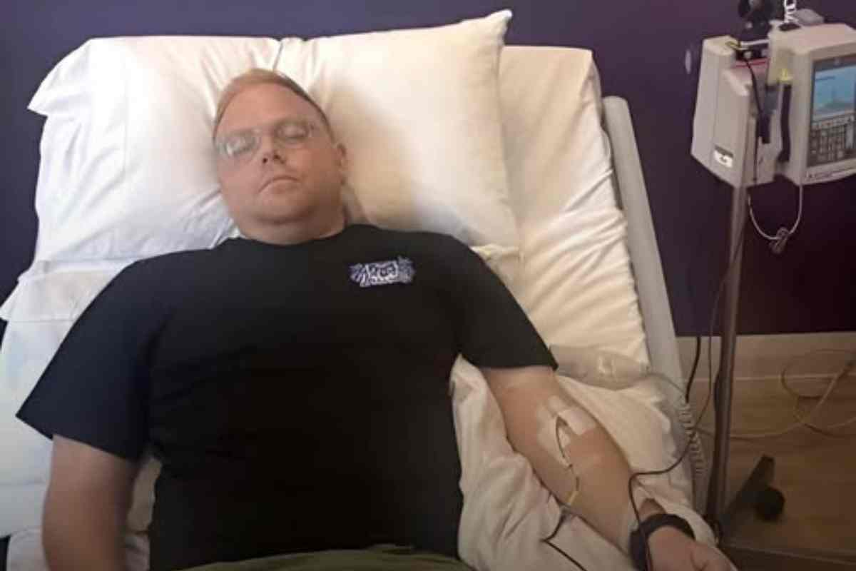 Homem de 38 revela o único sintoma do câncer de intestino